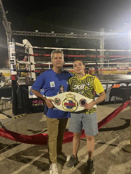 Lou SOLVES Championne d'Europe King Boxing 2026